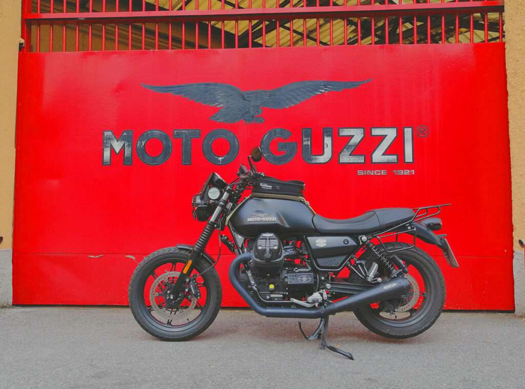 Mandello del Lario - das Rote Tor!